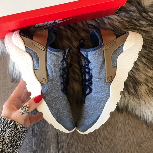 NWT Nike Huarache Run Ultra SE - Picture 3 of 7